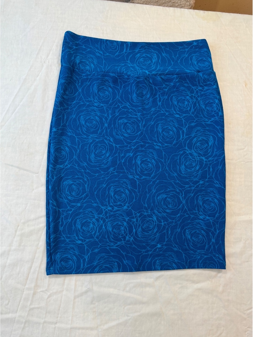 LuLaRoe Cassie Pencil Skirt Women’s L Blue Scribble Rose Floral Stretch